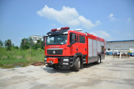 汕德卡壓縮空氣泡沫消防車.png